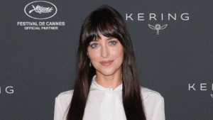 dakota-johnson-says-shaking-hands-with-everyone-at-the-audition-cost-her-her-job