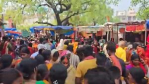 a-stampede-broke-out-at-the-sheetla-temple-in-nalanda,-bihar;-8-he-fears-death