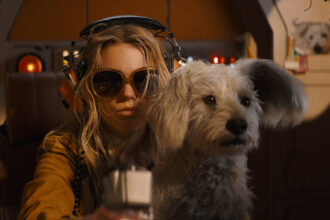 supergirl-trailer:-millie-alcock’s-kara-crosses-paths-with-jason-momoa’s-lobo-while-trying-to-save-krypto-the-superdog
