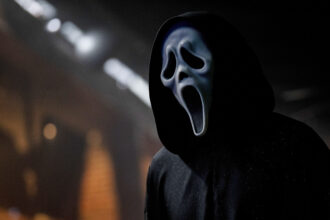 “scream-8”-is-in-the-works-with-“poker-face”-writers-leela-and-nora-zuckerman