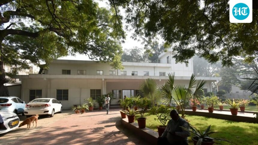 delhi-cm’s-‘jinxed’-house,-which-has-been-largely-vacant-for-decades,-is-set-for-demolition