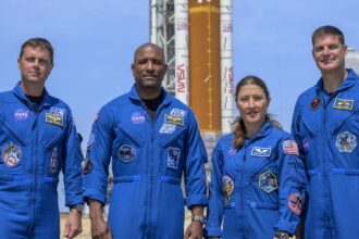 artemis-2-crew:-meet-the-astronauts-flying-to-the-moon-in-2026