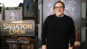 jon-favreau-will-sit-down-for-a-cinemacon-chat-ahead-of-the-launch-of-‘star-wars:-the-mandalorian-and-grogu’