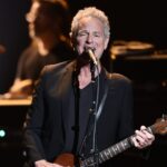 lindsey-buckingham-attacked-by-a-woman-in-santa-monica-(reports)