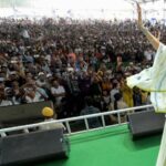 mamata-banerjee-blames-amit-shah-for-holding-malda-hostage.-he-seeks-his-resignation