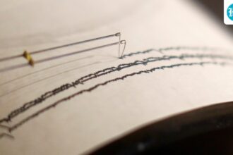 an-earthquake-shakes-delhi-ncr,-and-residents-share-videos-of-fans-swaying