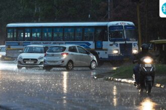 successive-western-disturbances-lead-to-rain-in-the-northwest.-delhi-on-cloudy-and-sunny-days