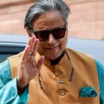 gujarat-man-refers-to-shashi-tharoor’s-9-year-old-bill-of-woe-as-he-targets-‘signed-and-sealed-culture’