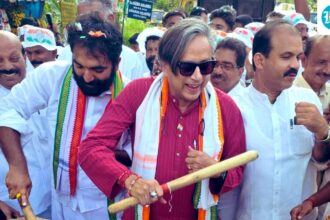 2-arrested-on-charges-of-abusing-and-obstructing-shashi-tharoor-during-election-campaign-in-wandur,-kerala