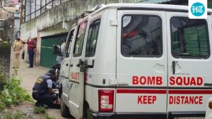 delhi-university’s-ramjas-and-miranda-colleges-receive-bomb-threat-via-email;-the-campus-has-been-evacuated