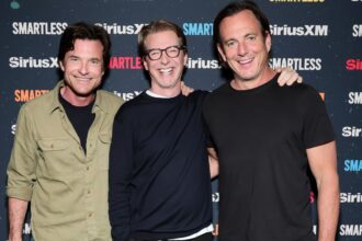 will-arnett,-jason-bateman-and-sean-hayes-will-take-“smartless”-to-the-hollywood-bowl-for-a-live-show