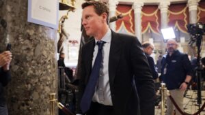 sovereign-wealth-funds-in-the-middle-east-will-support-paramount’s-eventual-deal-to-buy-warner-bros