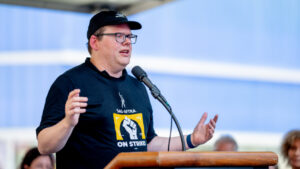 sag-aftra-and-the-studios-resume-negotiations-on-april-27