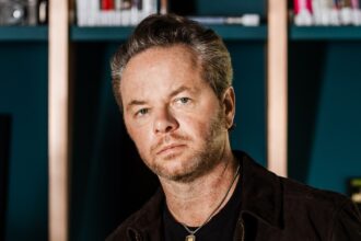 noah-hawley-will-direct-warner-bros’-new-horror-film-‘terrified’.-(exclusive)
