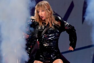 how-taylor-swift’s-‘reputation’-concert-film-inspired-anne-hathaway’s-performance-of-‘mother-mary’