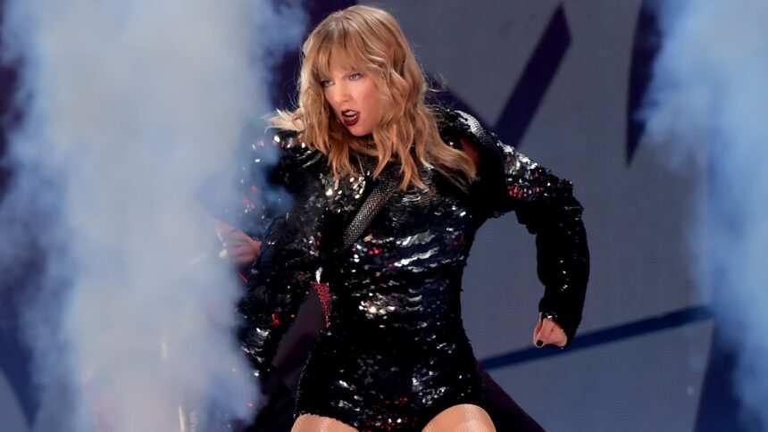 how-taylor-swift’s-‘reputation’-concert-film-inspired-anne-hathaway’s-performance-of-‘mother-mary’