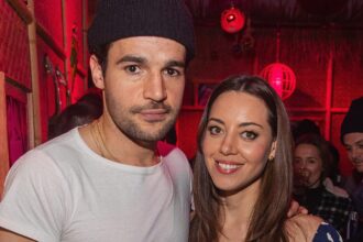 who-is-aubrey-plaza’s-boyfriend?-5-things-about-christopher-“chris”-abbott