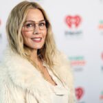 jennie-garth-gets-real-about-rock-bottom,-sobriety-and-being-paralyzed-by-luke-perry’s-death