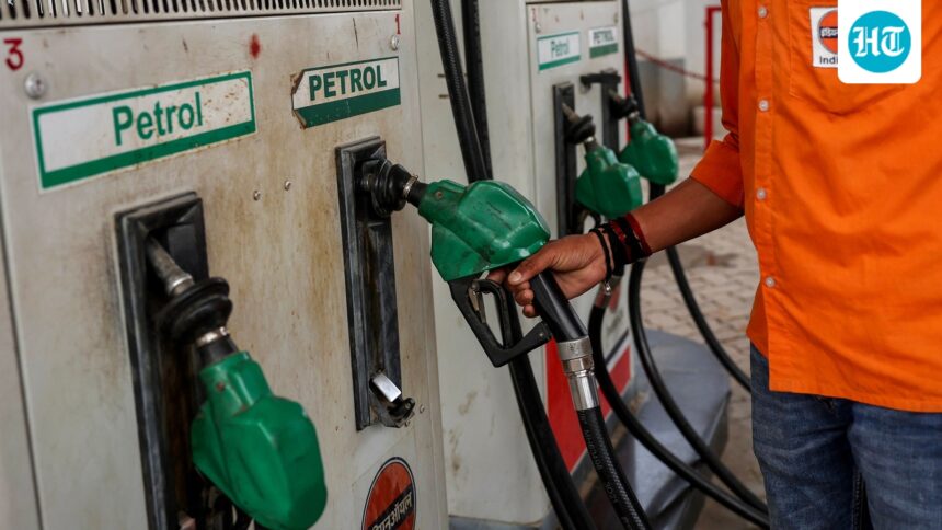 reliance-is-capping-fuel-sales-at-inr-1000-per-pump-amid-the-growing-shortage | GIBN reliance-is-capping-fuel-sales-at-inr-1,000-per-pump-amid-the-growing-shortage