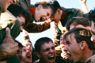 first-look-at-lukas-dhont’s-“coward”-shows-soldiers-in-battle-ahead-of-cannes