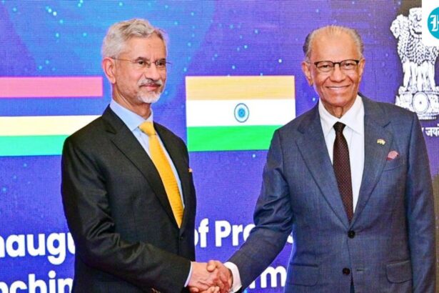 india-and-mauritius-sign-agreements-to-implement-an-aid-package-worth-$680-million