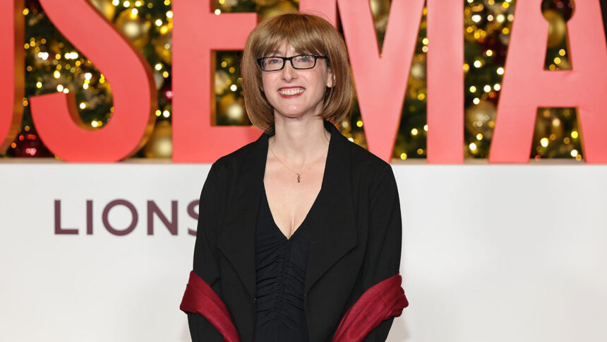 the-author-of-the-handmaid-finally-shares-his-true-identity | GIBN the-author-of-“the-handmaid”-finally-shares-his-true-identity