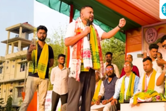 ‘biggest-infiltrator-comes-from-gujarat’:-hijabi-clad-kanhaiya-mocks-amit-shah-at-assam-rally