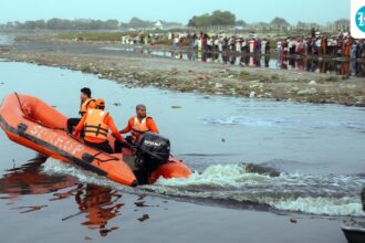 ‘it-hit-the-bridge-like-a-storm’:-survivors-tell-horror,-science-safety-lapses-in-boat-tragedy-near-vrindavan