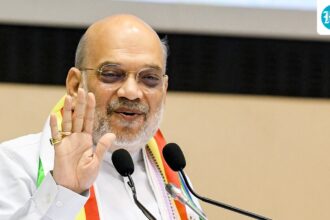 bjp,-with-the-help-of-women,-promises-to-create-10-million-jobs