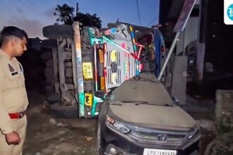 13-dead-and-30-injured-in-a-collision-between-a-bus-and-a-truck-in-bihar-state