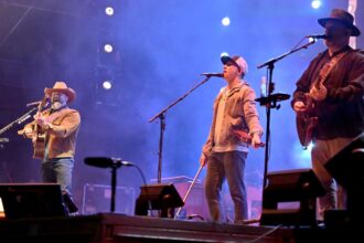 the-zac-brown-band-will-headline-the-ufc-on-the-ellipse-event-in-dc-before-the-white-house-bout-(exclusive)