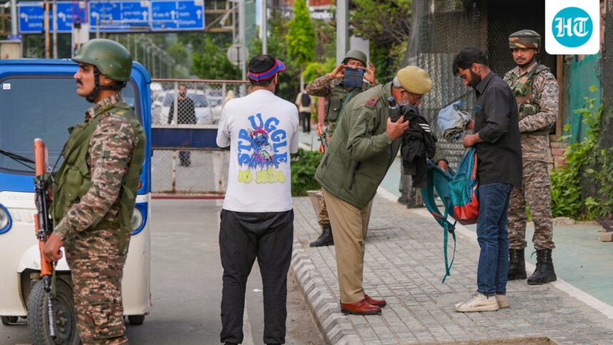 from-fake-pan-cards-to-fake-passports-jk-police-exposes-lets-pan-india-logistics-network | GIBN from-fake-pan-cards-to-fake-passports:-jk-police-exposes-let’s-pan-india-logistics-network