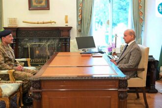 ‘extraordinary-men’:-trump’s-new-praise-for-pakistani-pm-and-army-chief-amid-iran-talks