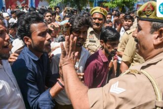 8-hour-work-day,-rs-20-lakh-salary:-what-is-the-noida-workers’-protest-about?-the-most-important-points