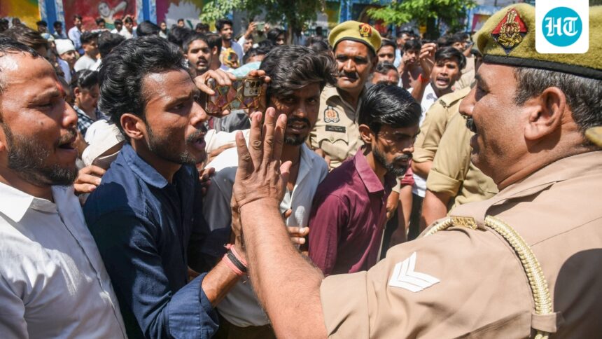 8-hour-work-day,-rs-20-lakh-salary:-what-is-the-noida-workers’-protest-about?-the-most-important-points