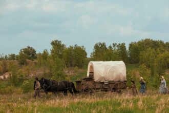netflix-gives-first-look-at-little-house-on-the-prairie:-‘every-day-and-every-night-was-an-adventure’