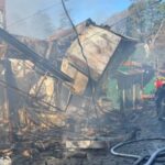 the-century-old-heritage-kasauli-market-in-himachal-town-was-gutted-by-fire,-and-the-famous-‘bon-sam’-shop-was-also-destroyed-|-visuals