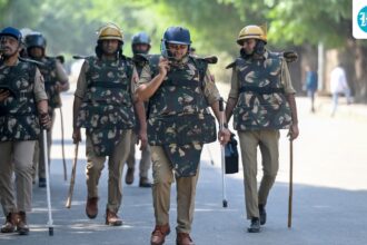 noida-protests:-domestic-workers-go-on-strike-in-sector-121;-increased-demand-for-wages-and-improved-working-conditions