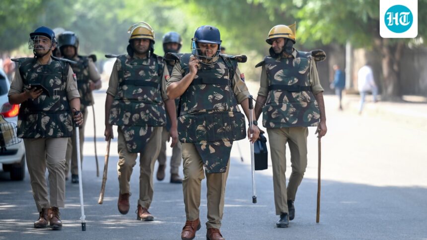 noida-protests:-domestic-workers-go-on-strike-in-sector-121;-increased-demand-for-wages-and-improved-working-conditions