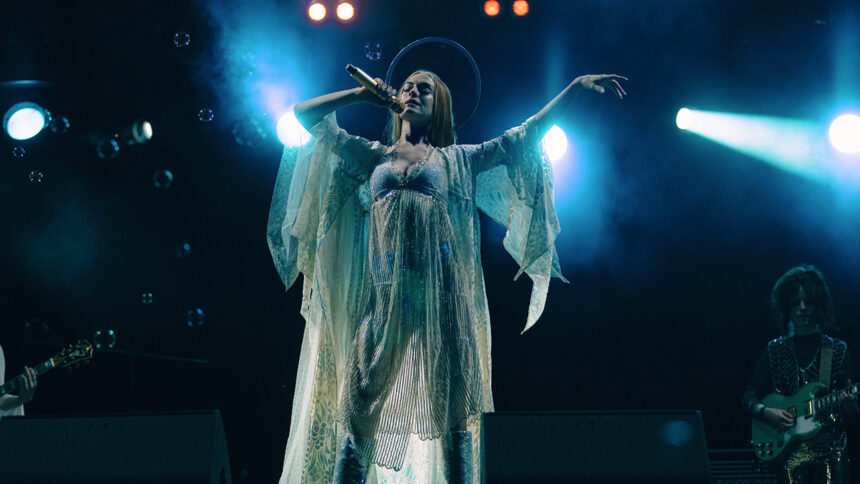 ‘mother-mary’-review:-anne-hathaway-and-michaela-coel-end-it-all-over-nothing-in-a-phantasmagoria-vapid-about-creative-burnout