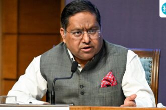 india-buys-oil-from-various-sources:-mea:-“taking-into-account-the-needs-of-1.4-billion-people”
