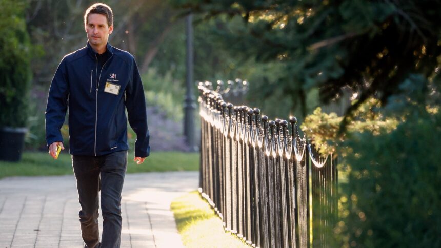 snap-lays-off-1,000-employees,-as-ceo-evan-spiegel-says-the-company-faces-a-‘tough-moment’