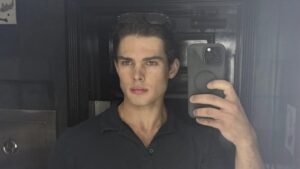 who-is-taqraqi?-5-things-about-influencer-‘looksmaxxing’-amid-overdose-news