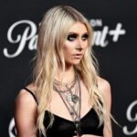 taylor-momsen-was-hospitalized-for-spider-bite-while-on-tour-with-ac/dc