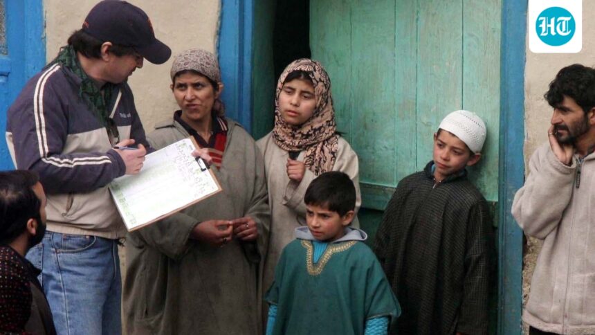 census-2027-begins:-over-700-officials-to-conduct-door-to-door-survey,-dividing-delhi-areas-into-blocks