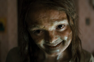 ‘lee-cronin’s-the-mummy’-movie-review:-jack-reynor-and-laia-costa-grapple-with-ancient-evil-and-grand-guignol-gore-in-a-visceral-family-nightmare