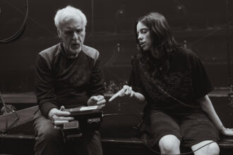 james-cameron-promises-billie-eilish’s-doc-is-‘not-a-streaming-party-movie’