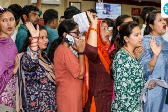 amarnath-yatra-sees-over-25,000-registrations-as-jk-principal-secretary-reviews-preparations