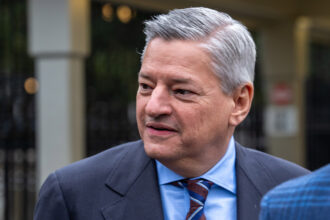 no-hike,-no-hype:-netflix-stock-drops-absent-2026-guidance-boost-here’s-what-the-street-thinks.