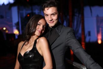 is-louis-partridge-a-gemini?-his-birthday-was-revealed-after-olivia-rodrigo’s-“drop-dead”-music-video